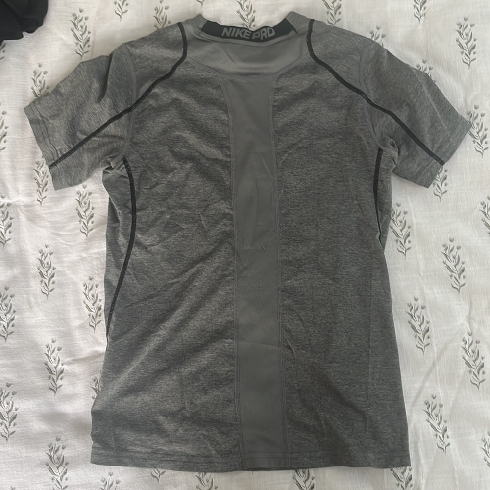 Youth Nike Pro Compression shirt - Picture 2 of 2